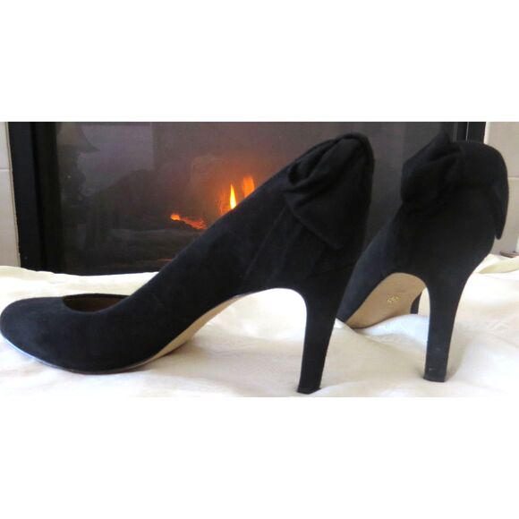 Ann Taylor Shoes - Ann Taylor Chic Black Suede Pumps with Bow Accent Back Heel  9.5  EUC